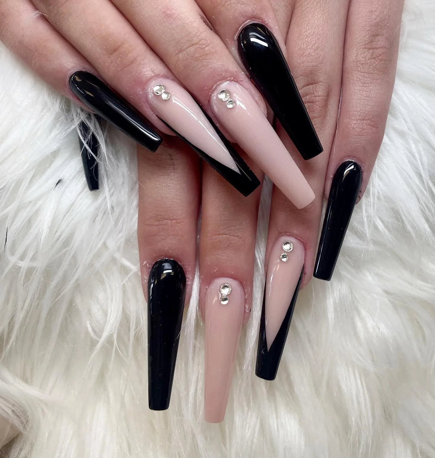 Black and gold nail art by V Nails Wainwright